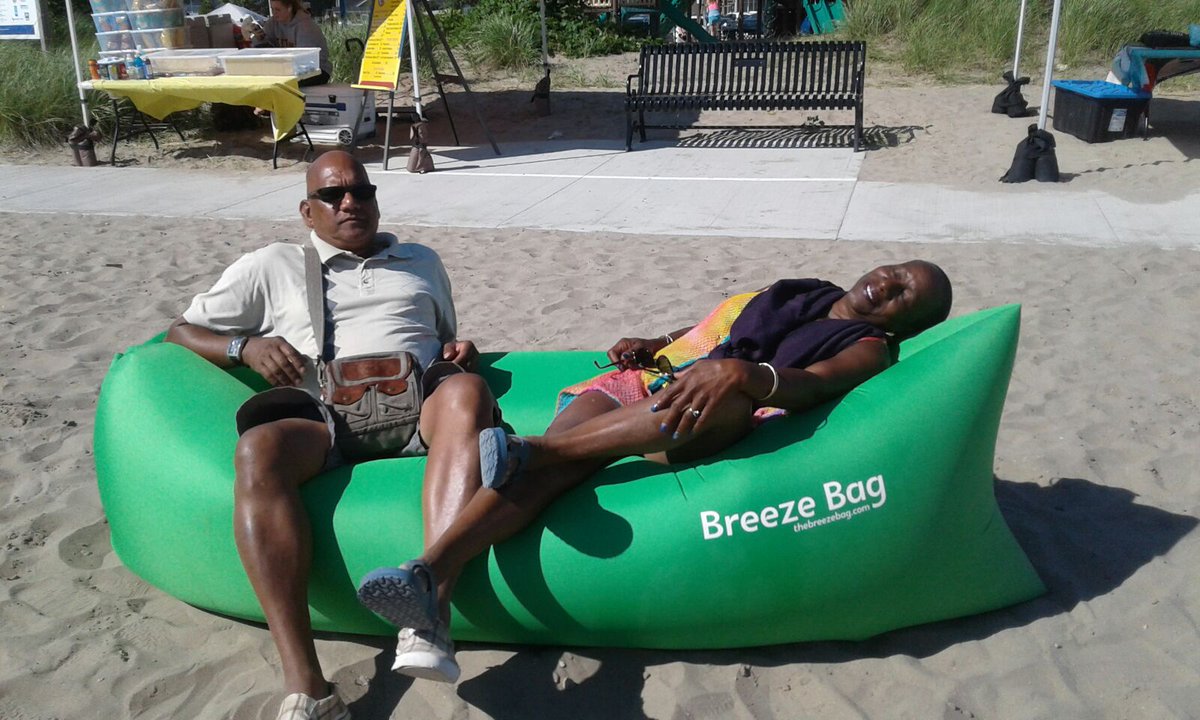 All #smiles for our #Breezers today! It's a beauty day to visit the #beach in #PortStanley &amp; check out our #BreezeBag booth on the boardwalk
