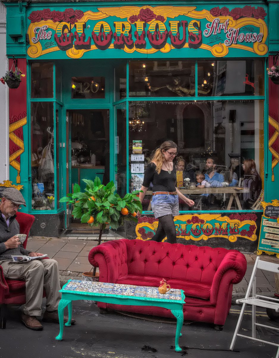 PeaEyeEnnKay's tweet photo. #ExeForeStreetFleaMarket providing an opportunity for #GloriousArtHouse to show off their usual style (do they have a twitter?) https://t.co/pqAvHJMyFs