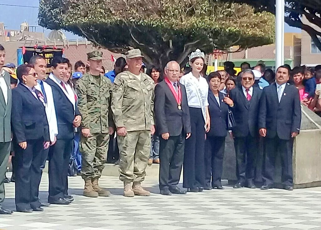 naval_peru's tweet photo. #MGPAhora #UNITAS2017 Vicealmirante Fernando Cerdán Ruíz reafirmó el compromiso de la Marina de Guerra del Perú con la población huarmeyana. https://t.co/eg7jRRdGSe
