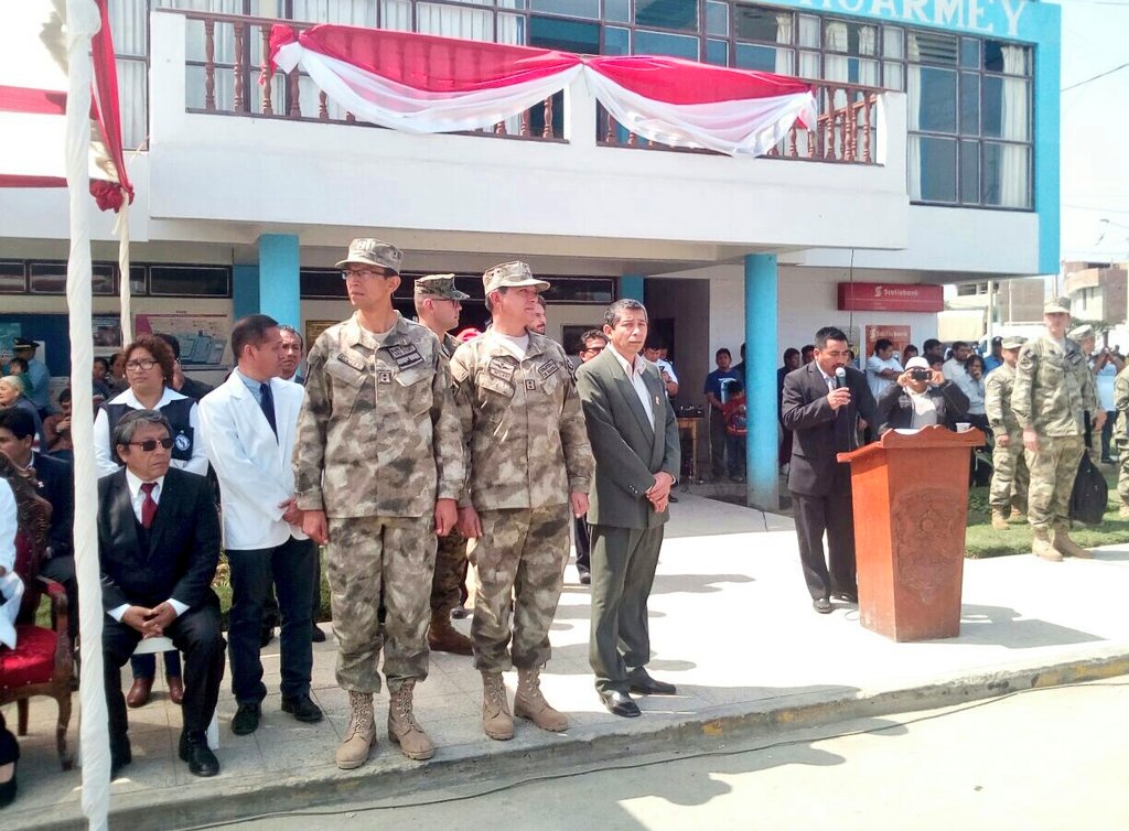 naval_peru's tweet photo. #MGPAhora #UNITAS2017 Vicealmirante Fernando Cerdán Ruíz reafirmó el compromiso de la Marina de Guerra del Perú con la población huarmeyana. https://t.co/eg7jRRdGSe
