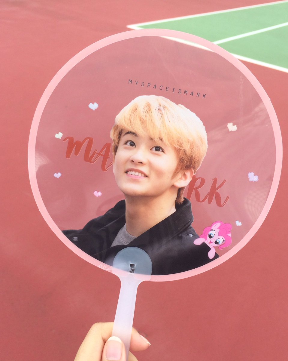 MySpaceisMARK's tweet photo. เราไปขายเซตพัดใสน้องมาร์ค บูธ B2 @ตลาดนัดnct วันที่ 29 นี้นะคะ See you!❤️ #ตลาดนัดnct https://t.co/x0uZSOE4eS