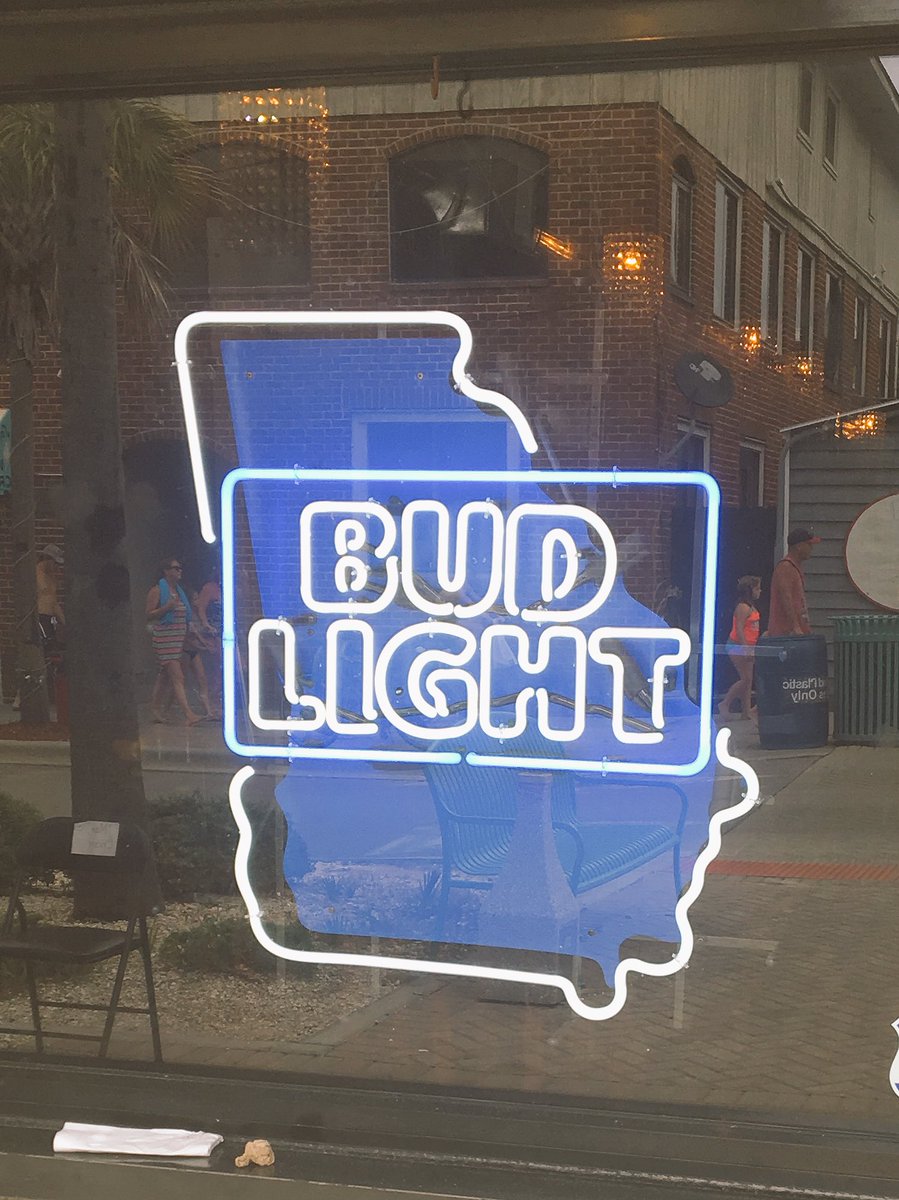 FrauBrewster's tweet photo. Look what I found on vacation this week! #madeinGA #BudLight #TybeeIsland #cheersAB https://t.co/uPS3KIBNja