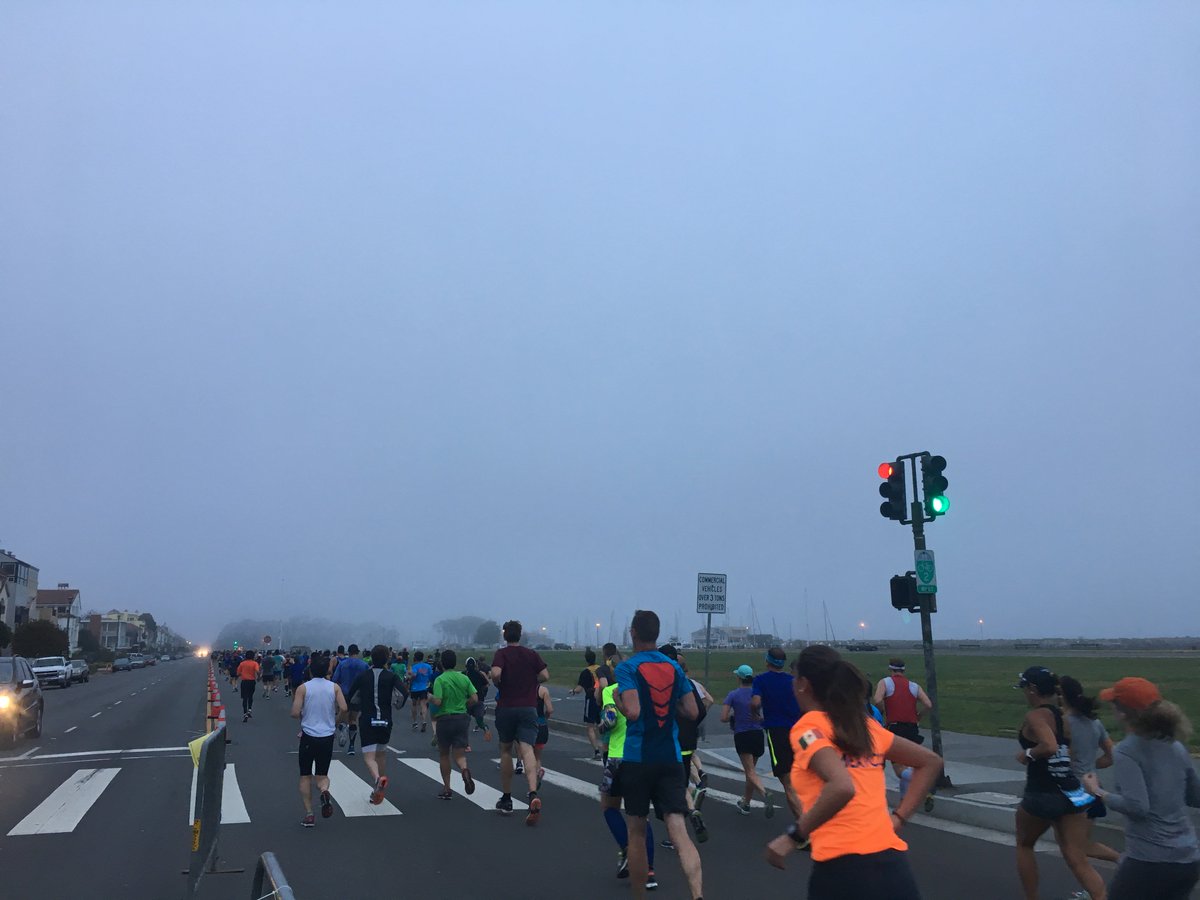 bberliner's tweet photo. Good morning @KarlTheFog!!! #SFMarathon https://t.co/HOz1XiHpdh