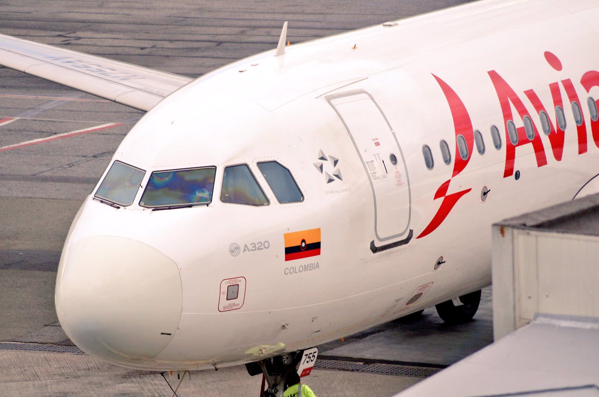 A320 de <a href="/Avianca/">avianca</a> en Medellín <a href="/Speedbird007/">World Aviation 🌍</a> @De_aviacion <a href="/ArgIntlSpotters/">Spotters Group Arg✈</a> <a href="/SpottersArg/">Vuelos y Spotters ✈</a> <a href="/n_larenas/">Nicolás Larenas ✈️</a> <a href="/AeroMedellinRNG/">Aeropuerto Medellín/Rionegro José Ma. Córdova</a>