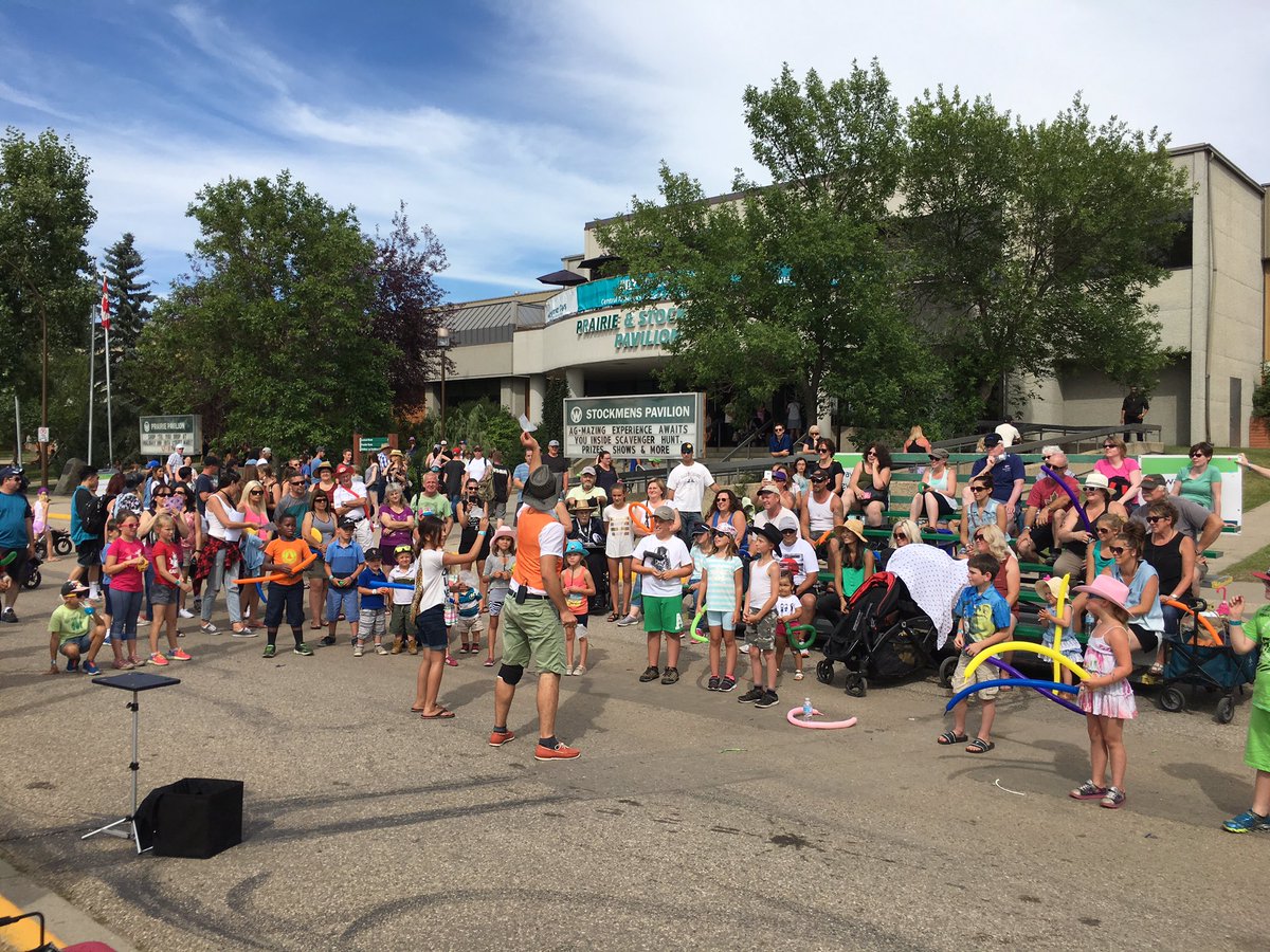 aMATTHEWSmagic's tweet photo. Only one more day to check out the Aaron Matthews Magic Party at @WesternerDays !!! Show times at 2, 4, and 7!!! https://t.co/FSss2nV8Ky