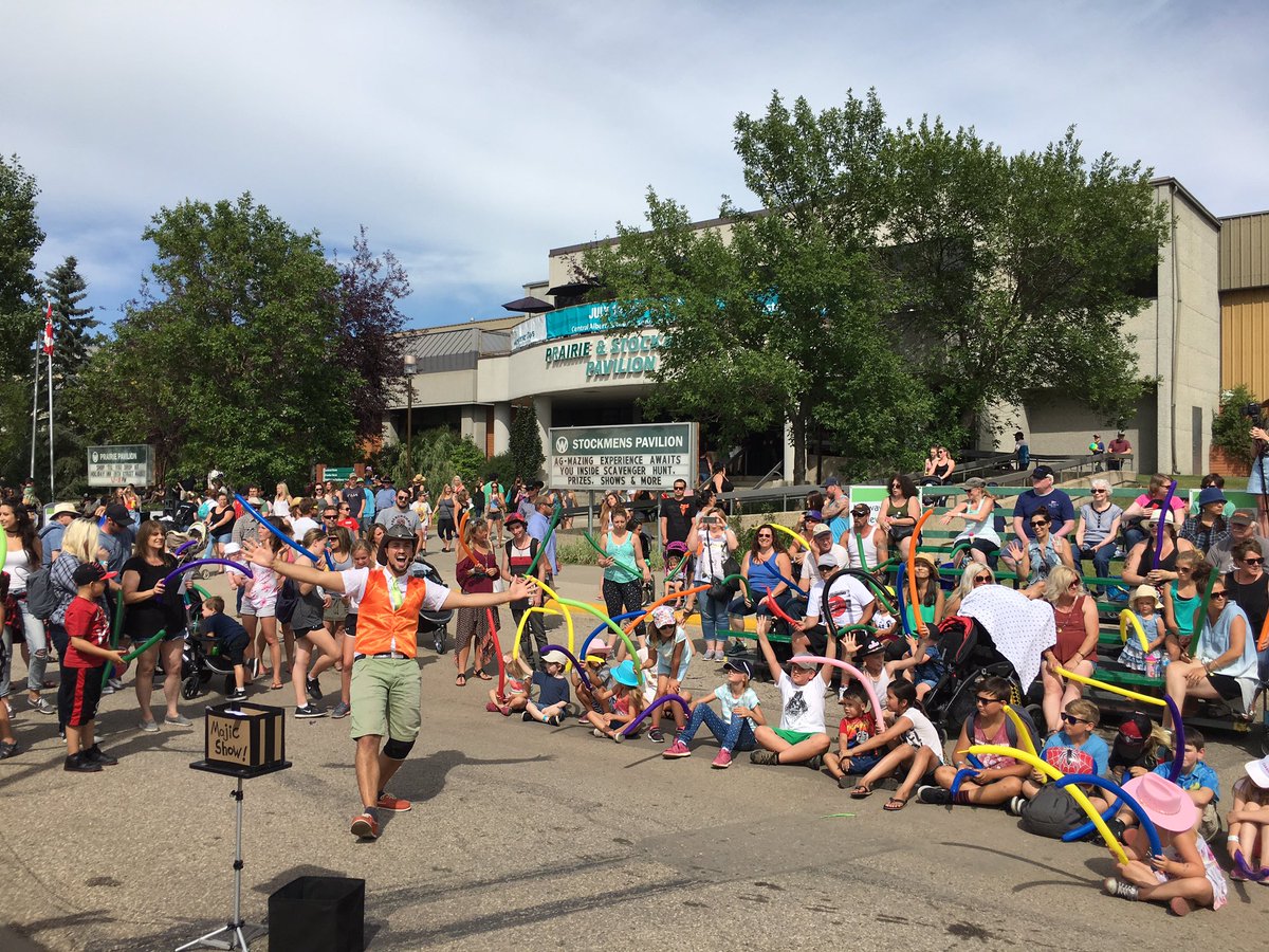 aMATTHEWSmagic's tweet photo. Only one more day to check out the Aaron Matthews Magic Party at @WesternerDays !!! Show times at 2, 4, and 7!!! https://t.co/FSss2nV8Ky