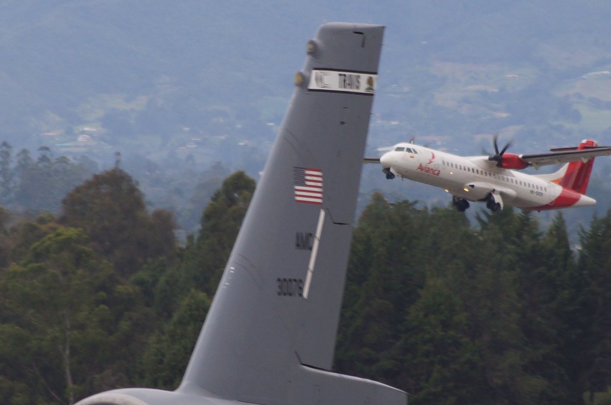 ATR72 de @Avianca despegando de Medellín @De_aviacion <a href="/Speedbird007/">World Aviation 🌍</a> <a href="/ArgIntlSpotters/">Spotters Group Arg✈</a> <a href="/ArgIntlSpotters/">Spotters Group Arg✈</a> <a href="/n_larenas/">Nicolás Larenas ✈️</a>