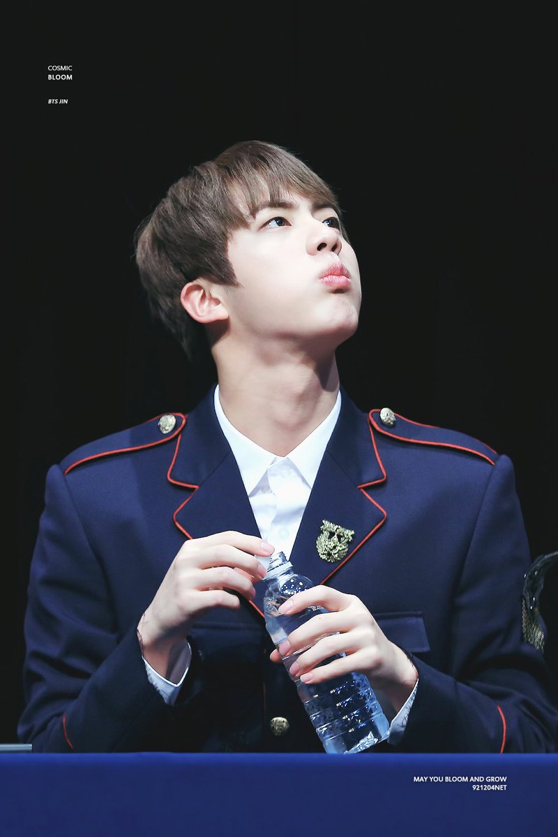 921204net's tweet photo. 무 울 ! 
#석진 #진 @BTS_twt
https://t.co/syfVN9KQPH 
https://t.co/9rrhn1CWID https://t.co/JshQrNJqjR