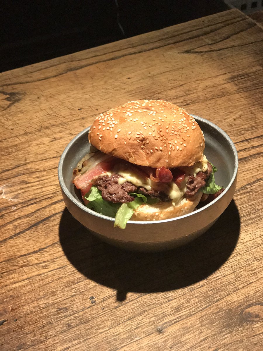 NoVayas's tweet photo. En #BuenosAires hay excelentes opciones para salir a comer. Te recomendamos #Gibraltar en la calle Perú https://t.co/jQSdJl7I0e