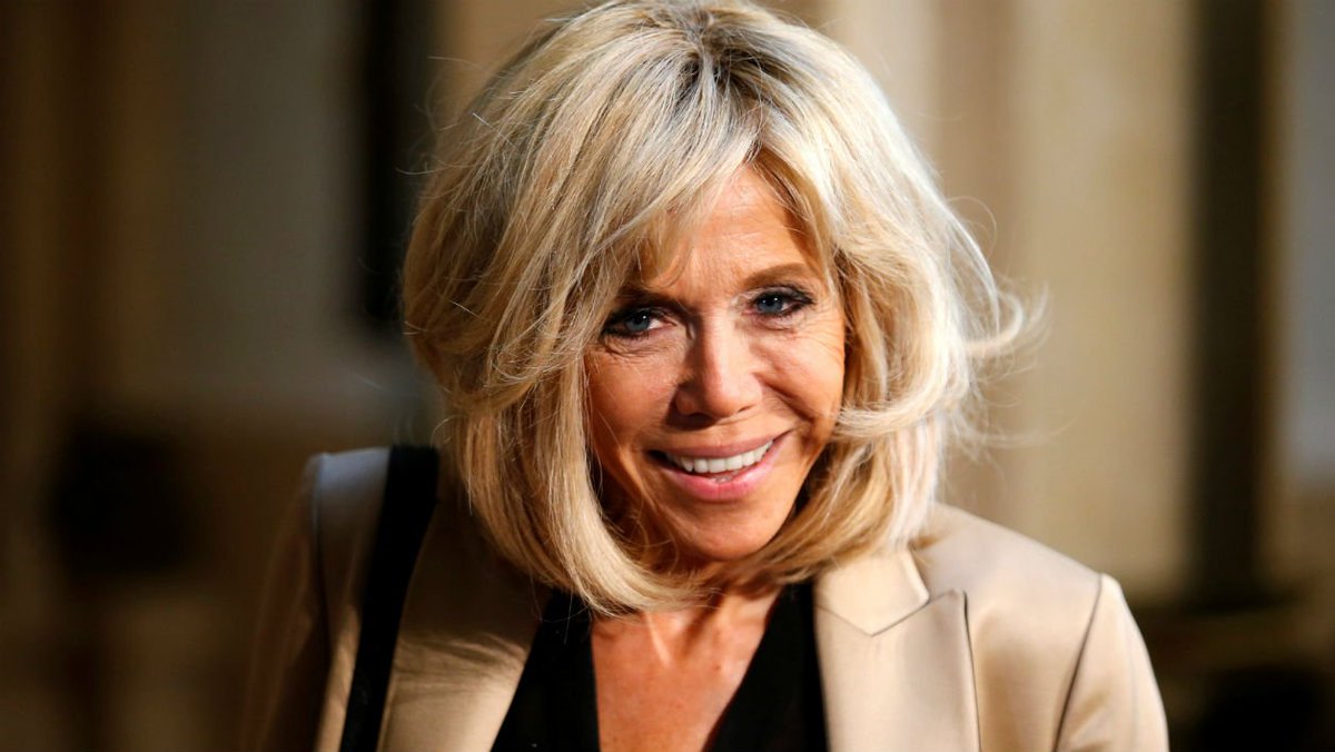BFMTV's tweet photo. Le ministre de l'Education nationale perçoit Brigitte Macron comme "la prof idéale"
https://t.co/8JVpiZOV5R https://t.co/EwJvFVdjnE