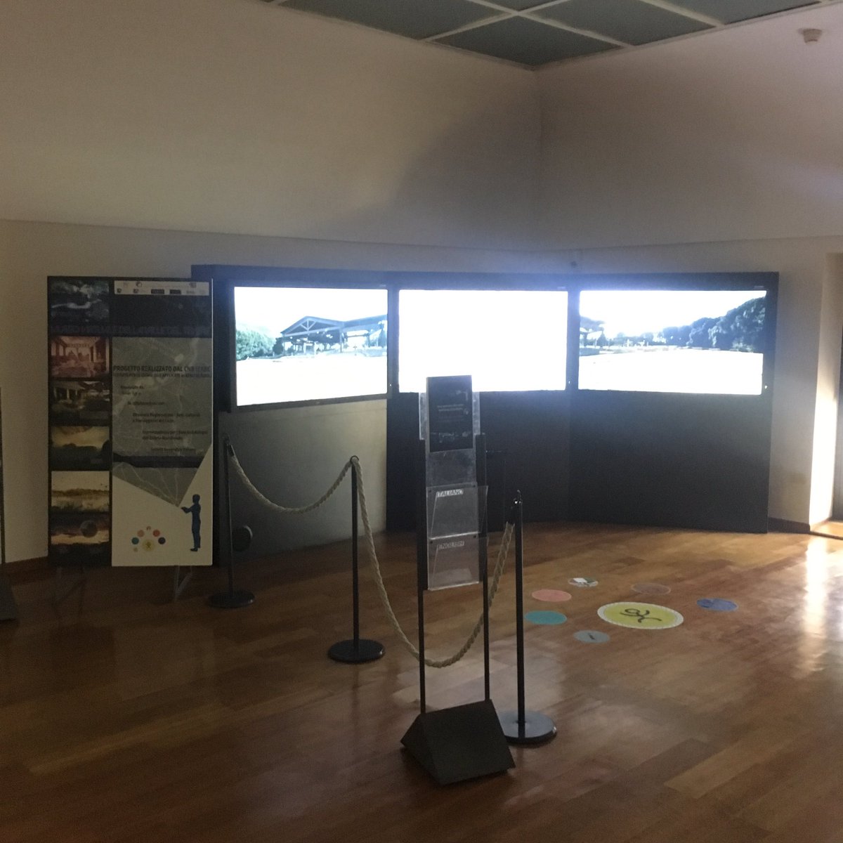 OpusPaulicium's tweet photo. 🏛👥💻🏺Questo posto non mi è nuovo. (p.s. Chi non lo conosce venga a @VillaGiuliaRm anche a provarlo! ) #MuViVaTe https://t.co/E4G7JSVUxE