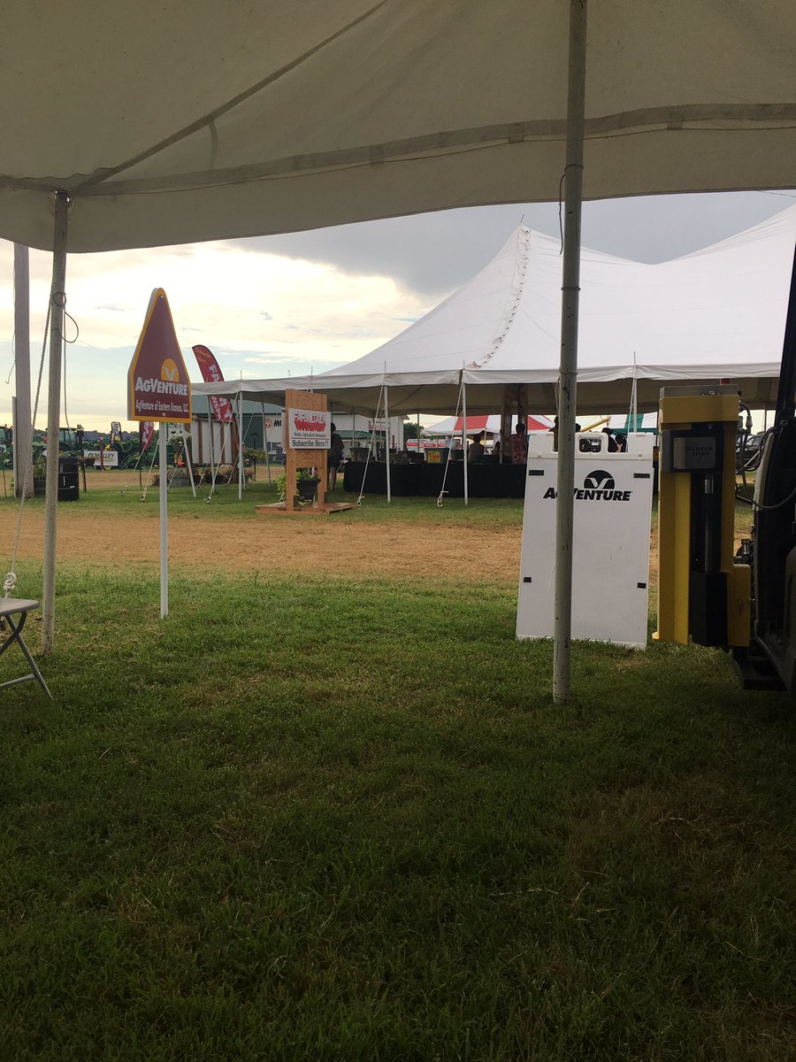 makejorrison's tweet photo. Come see me at the #FourStateFarmShow and register for 80 ac of free grid sampling. #variablerate https://t.co/I4iBHlRvj8