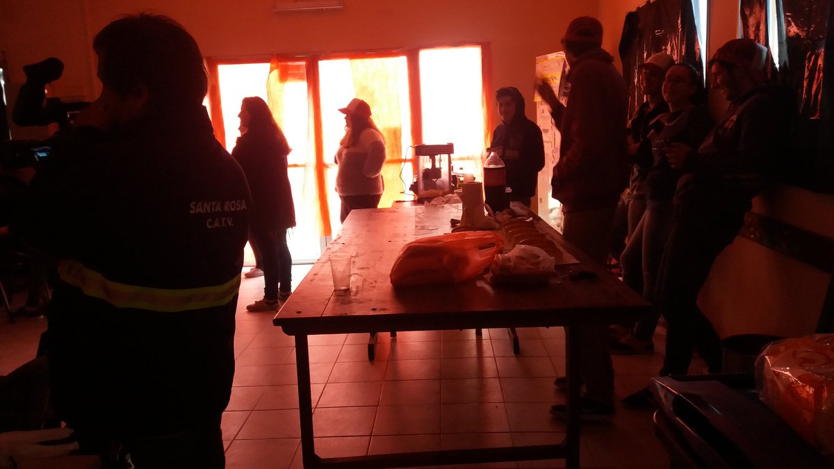 TyP_jovenes's tweet photo. ::: CINE :::
Hoy dos funciones en el centro mec .
¡Gracias al municipio y Comuna Joven por el apoyo!
#tuideasuma https://t.co/1kGCNbi9WJ
