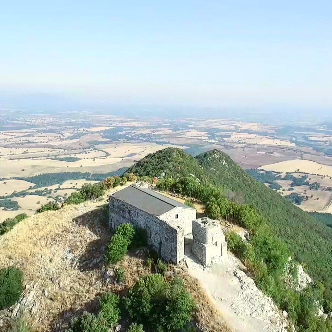 deantonis81's tweet photo. More high than #mountain #santoreste #drone #look #eremo #flying #saturday #saturdaymornings #trekking #feet #drone #BuonaDomenica https://t.co/1hl8wzTZeD