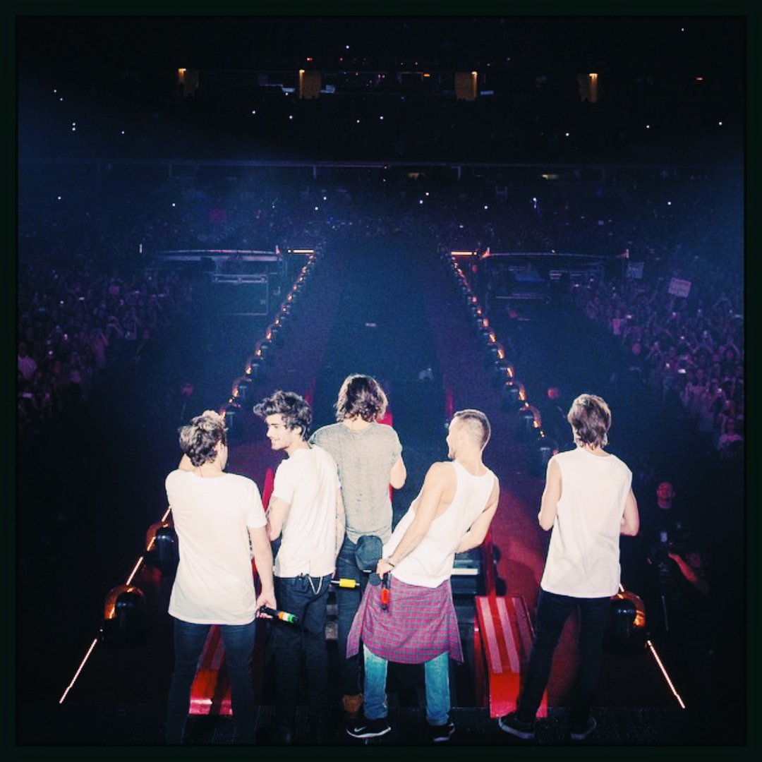 Basmla_Mmdouh's tweet photo. #7YearsOfOneDirection ❤❤
7years of my favourite boyband 😍
7years of fun 
7years of love 
I'm so proud of them😭
 miss them so much😢💔 https://t.co/3mtxltorRI
