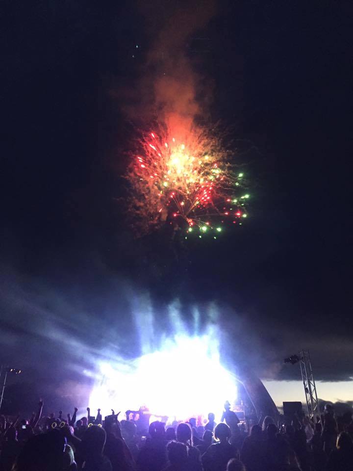 Amazing finale to #festsnooky! <a href="/FestSnooky/">SnookyFest</a>  for <a href="/thesnookytrust/">The Snooky Trust</a> charity! Thank You <a href="/EventineBand/">Eventine Band</a>