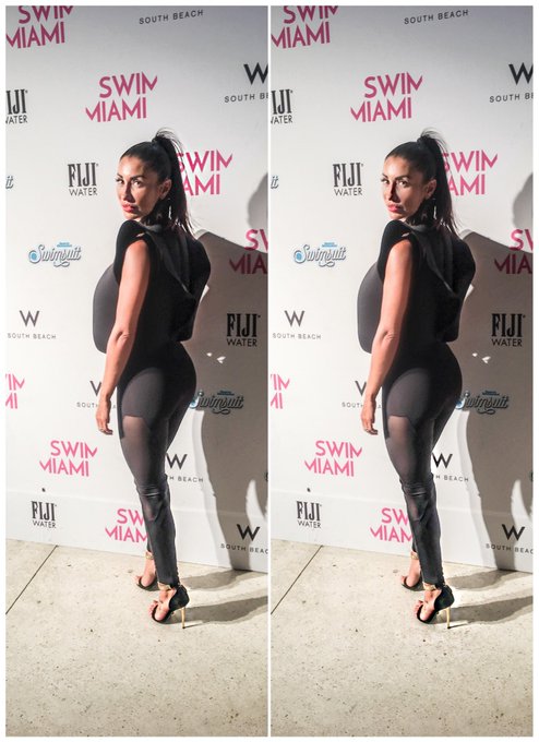#swimweek ❤️ #bikini life #swimsuit illustrated #redcarpet https://t.co/Vwwoep4aFL<a href="/tag/swimweek"class="tags">#swimweek</a><a href="/tag/bikini"class="tags">#bikini</a><a href="/tag/swimsuit"class="tags">#swimsuit</a><a href="/tag/redcarpet"class="tags"><span>#redcarpet</span></a>