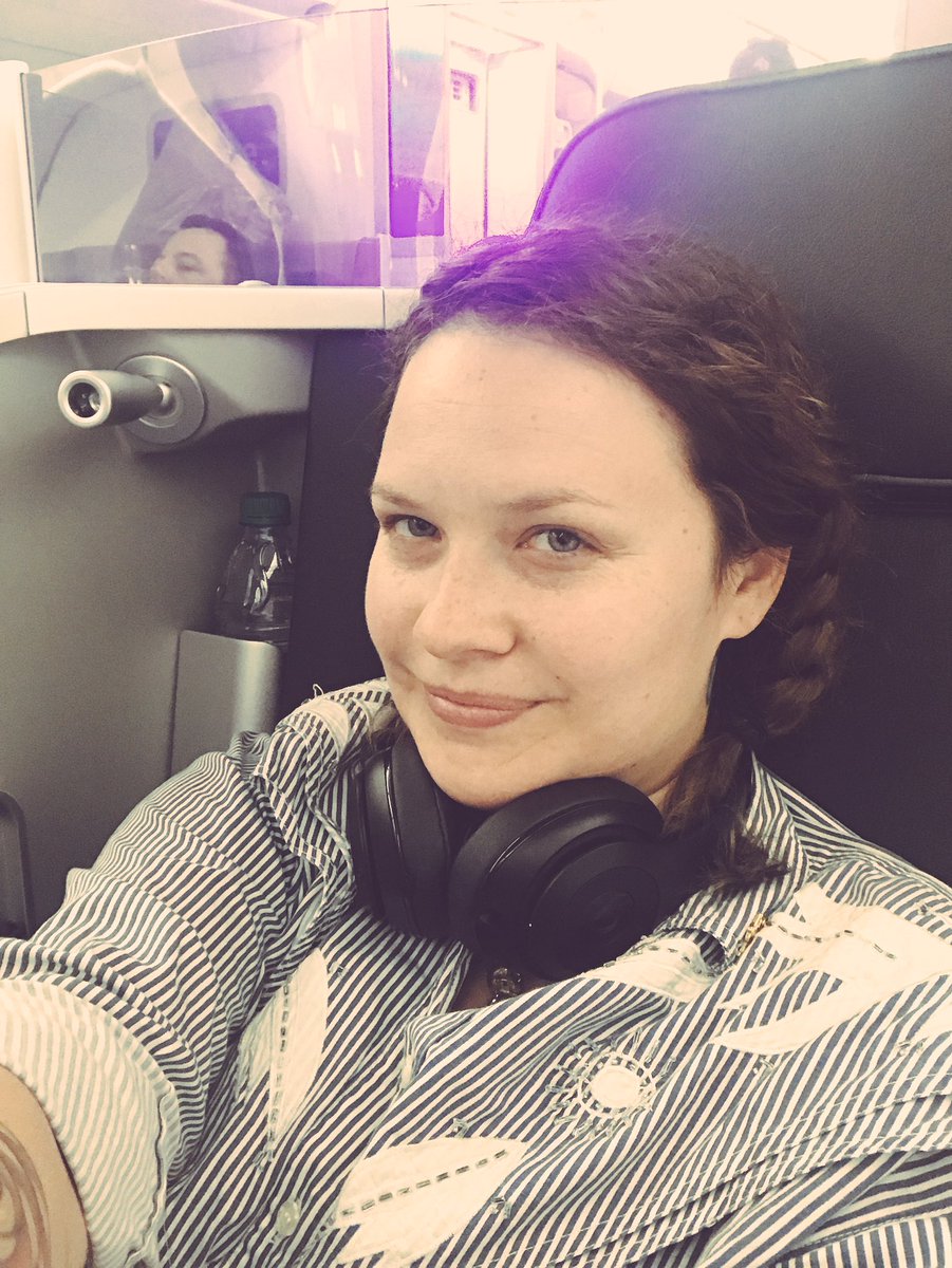 lolomusic's tweet photo. @JetBlue has the SFO --> JFK down to 4 and a half hours 😱THIS IS THE FUTURE WE ARE TIME TRAVELING THIS MORNING 👌👋✌️🚀🐋#hiNYC #spacewhale https://t.co/584HPEKXqs