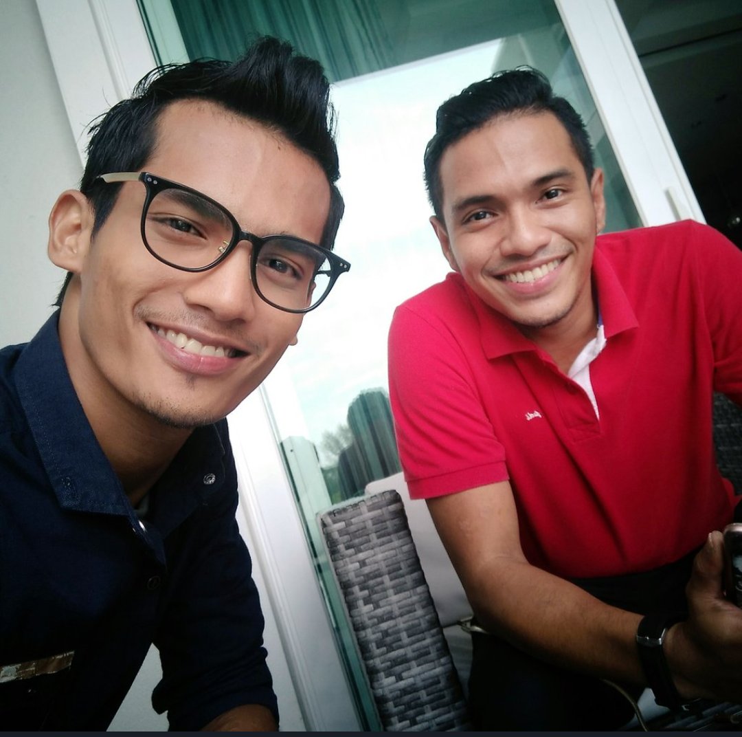 SisTysha's tweet photo. Tetiba terjumpa gambar nie .. hahaha .. dahlah dua2 nie plakon favourite I ..😀😁👍❤ @SyazwanZulkifly  @Niezamzaidi92 https://t.co/RMiKj17L2p