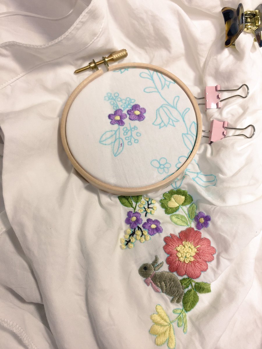 Annasの草花と動物のかわいい刺繍