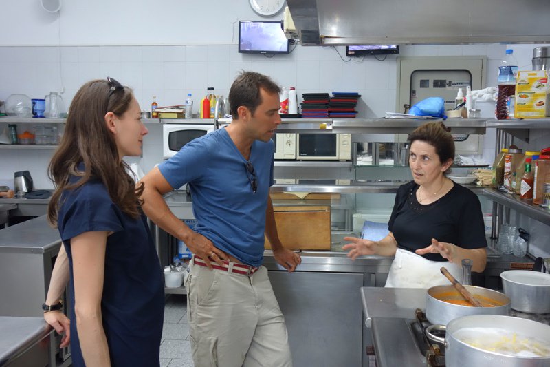 FindinGreece_'s tweet photo. Wondering what to do on the #greekislands ? Why not joining a #Cooking class? #fun , #yummy and easy! #amorgos #Greece #HealthyLiving https://t.co/yc2C0sOxx3