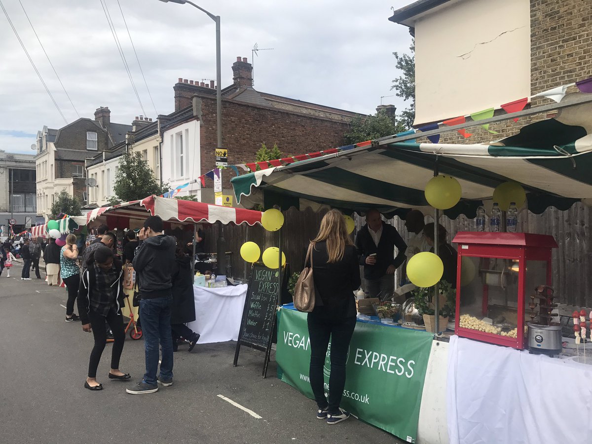 tootingnewsie's tweet photo. #SW17Party in full flow on Cowick Rd. It's on until 5.30pm so come down! #Tooting https://t.co/wa5X91vG1k