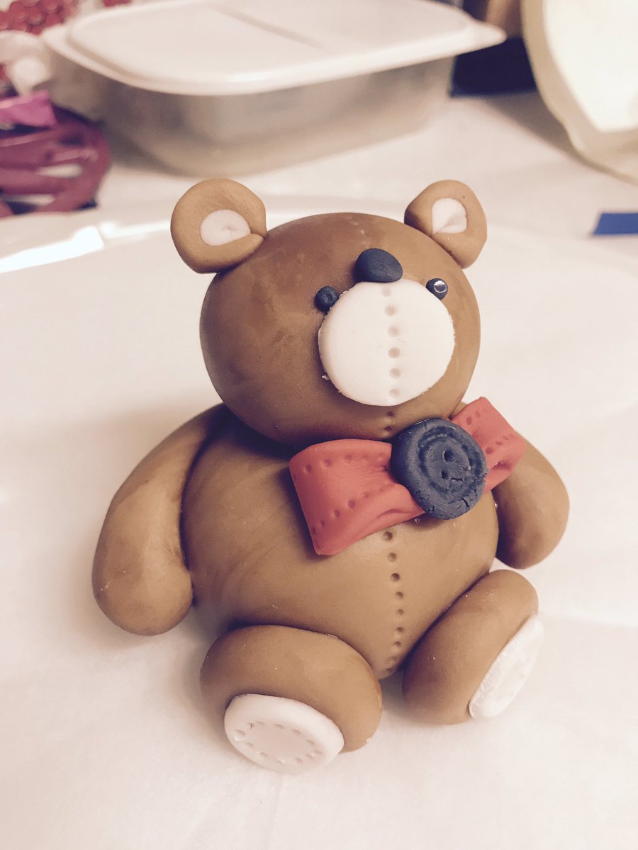 Lujaha's tweet photo. Another cake for friends sons first birthday, not perfect by any means but very proud of this one 😊 #cake #baking https://t.co/tNz58ZzUJj
