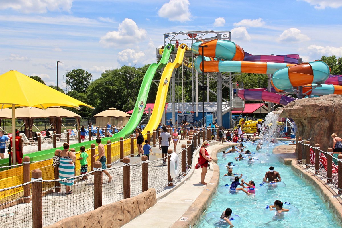 TheFunplexMtL's tweet photo. Things are heating up! Jump in! #funplex #Splashplex https://t.co/2Xu0YwCXcU https://t.co/NlNtsHYUE6