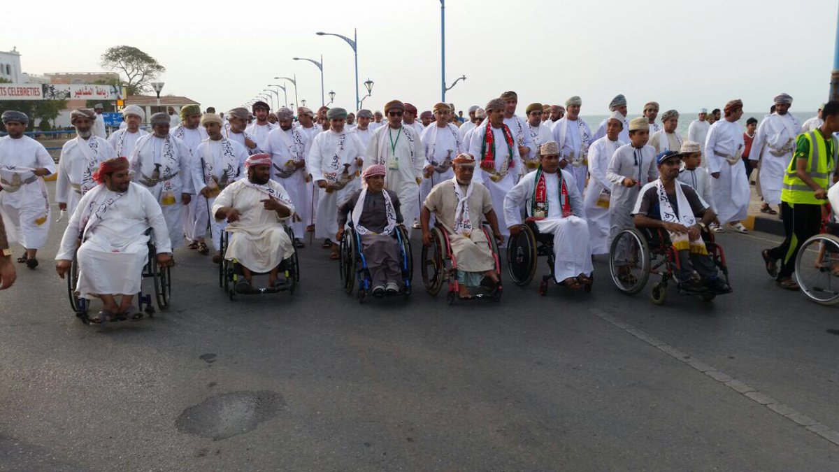 Rassd_24's tweet photo. أهالي ولاية #صحار في مسيرة ولاء وعرفان بمناسبة #يوم_النهضة_المباركة #٢٣يوليو https://t.co/32cWEh462N