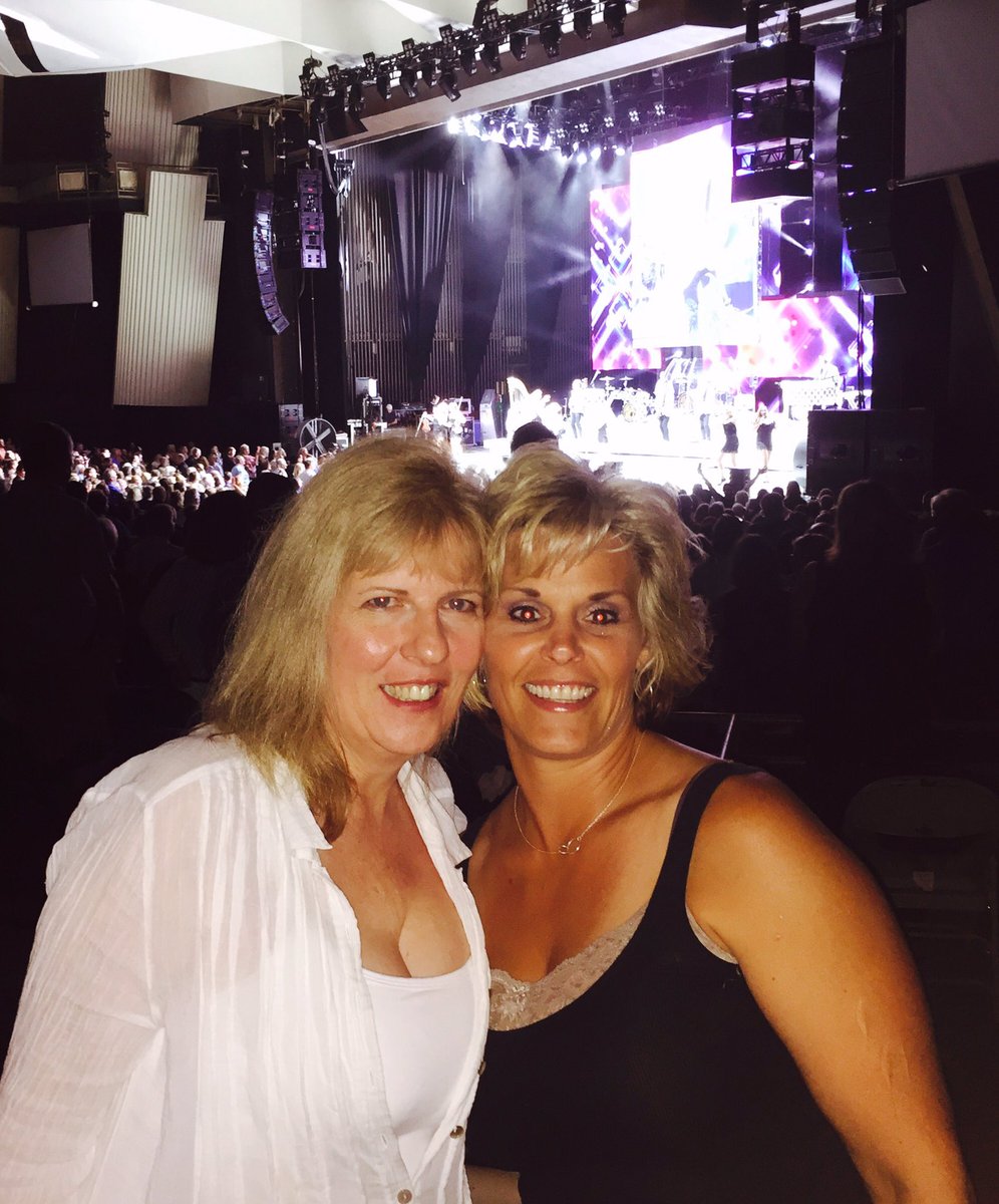 shannontanner33's tweet photo. #RodStewartrocks https://t.co/sZ6Sm0a3vs