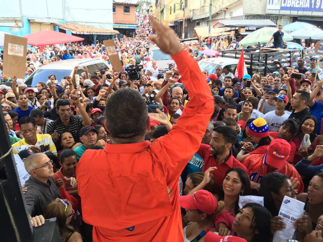 JauaMiranda's tweet photo. YO SÍ VOY A VOTAR. Artículo https://t.co/vDqfqTZsUp El voto en Vzla. es un instrumento de transformación revolucionaria y lo vamos a ejercer https://t.co/UEoNyCUxax