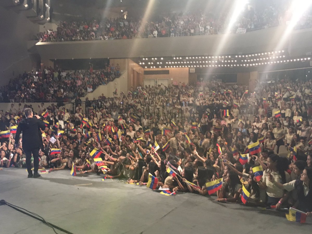 JauaMiranda's tweet photo. YO SÍ VOY A VOTAR. Artículo https://t.co/vDqfqTZsUp El voto en Vzla. es un instrumento de transformación revolucionaria y lo vamos a ejercer https://t.co/UEoNyCUxax