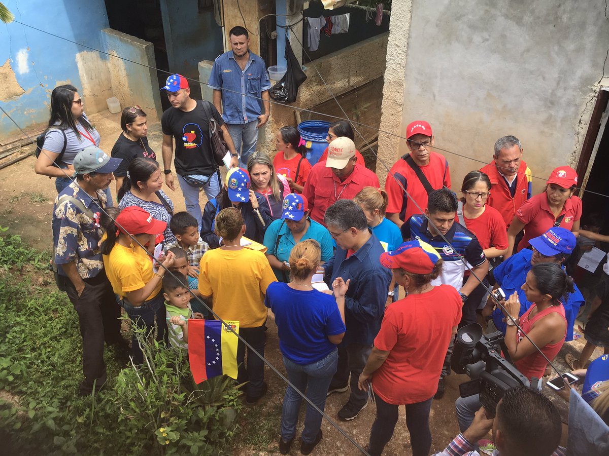 JauaMiranda's tweet photo. YO SÍ VOY A VOTAR. Artículo https://t.co/vDqfqTZsUp El voto en Vzla. es un instrumento de transformación revolucionaria y lo vamos a ejercer https://t.co/UEoNyCUxax