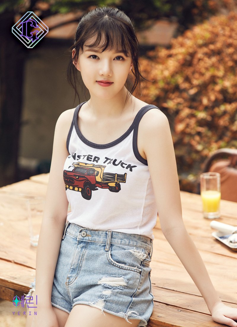 GFRDofficial's tweet photo. #여자친구 #GFRIEND #예린 #Yerin The 5th Mini Album #PARALLEL #귀를기울이면 (#LOVE_WHISPER) 2017.08.01 18:00PM #COMEBACK 나를 향한 믿음에 귀를 기울이면♬ https://t.co/CaFBrv1bc3