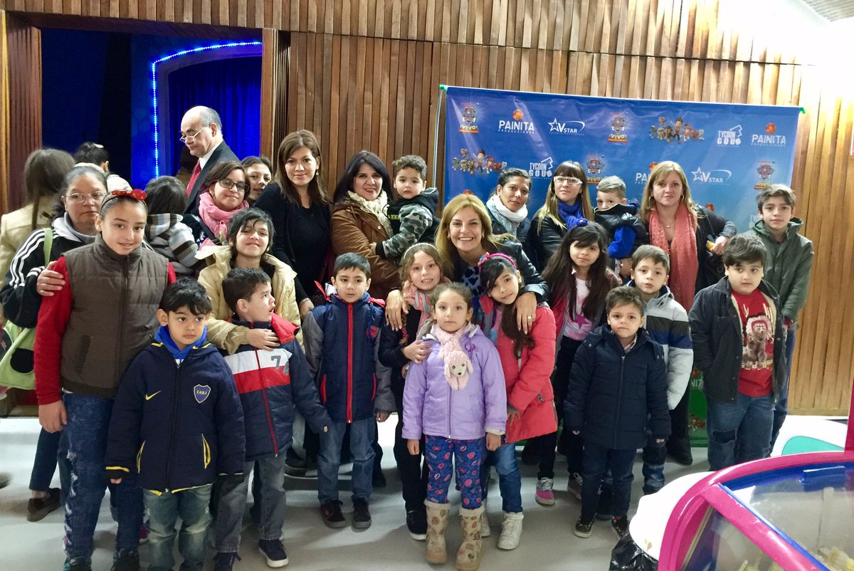 VivianaZara's tweet photo. Disfrutando #PawPatrol !! Gracias #TeatroColiseo por abrir las puertas para los más chiquitos de #JoséCPaz y #Tigre !! 💜💛❤️ https://t.co/dFiLkESTEO