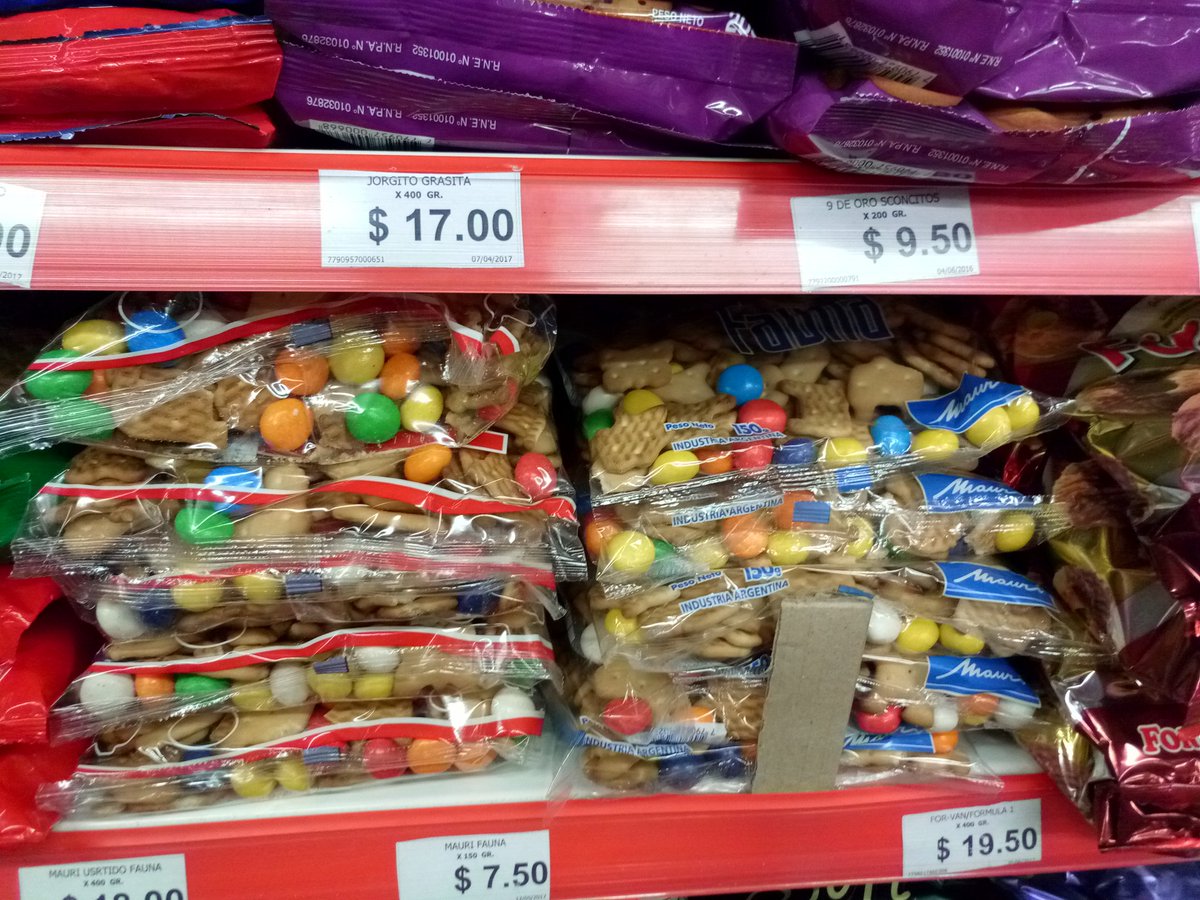 MatiOcampo10's tweet photo. Si tus hijos se portan mal para el desayuno o merienda comprale las #Rompemuelas (?) 😂😂😂😂😂 https://t.co/MmBEASVMtG