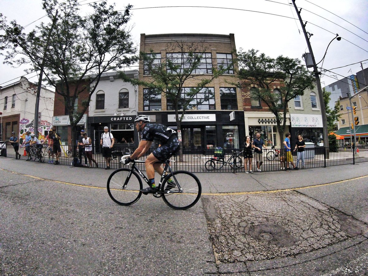 FeelingIndigo87's tweet photo. Respects to Will for a strong race💪 #AllFixedgear #OssCrit #OssCrit2017 #BikeTO #FixedGear #Cycling https://t.co/uBKzOfWbU1