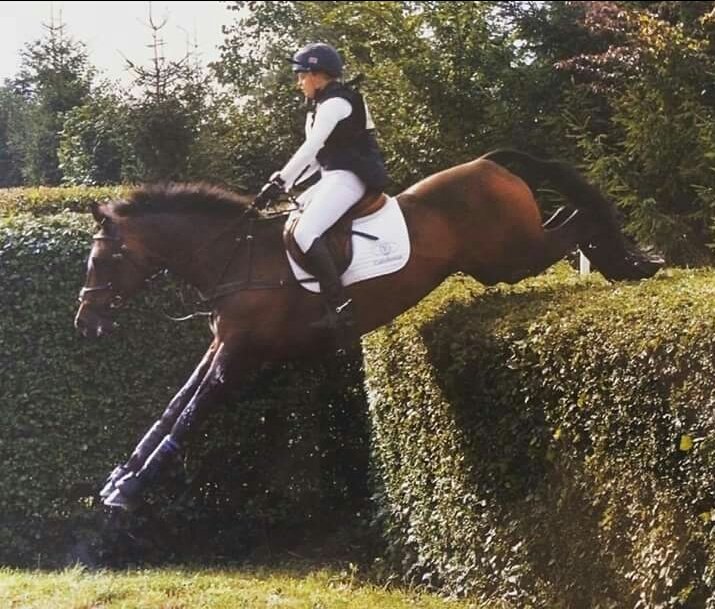 Sed_Equestrian's tweet photo. Storm has an amazing xc round in her first advanced competition #hugefences #braveduo #flying https://t.co/iipI05O49W