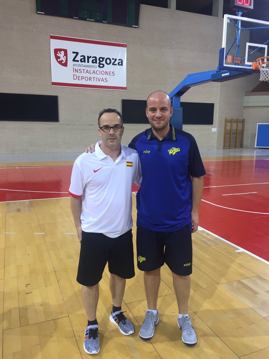 Nuestro entrenador <a href="/Anacro11/">Antonio Acuña</a> se encuentra en Zaragoza realizando el curso de entrenador superior. Formación continua. #CES17