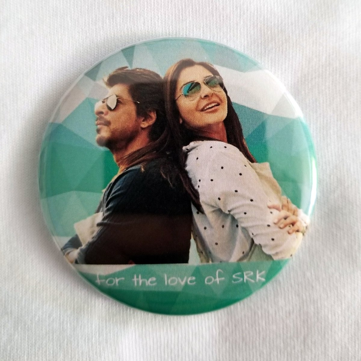 fortheloveofsrk's tweet photo. Bringing some #JabHarrymetSejal buttons and small posters to #15YearsOfDevdas presentation tonight @iamsrk @RedChilliesEnt https://t.co/L6fMWuPs7h