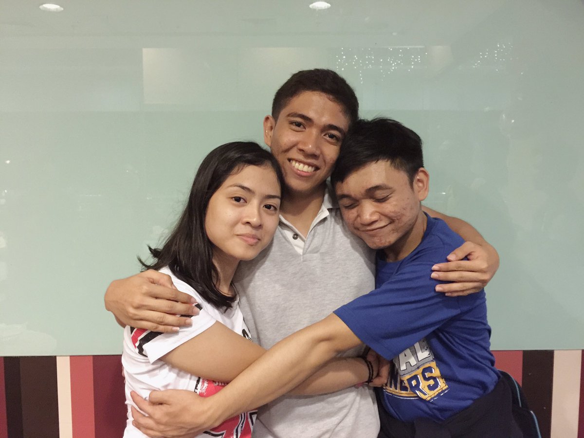 uscchec's tweet photo. The Chemical Engineering Club has opened its arms to two new members, Allyssa and Francis! Welcome to the club! ๐
#ChECMARKED https://t.co/iCGhu8Mfov