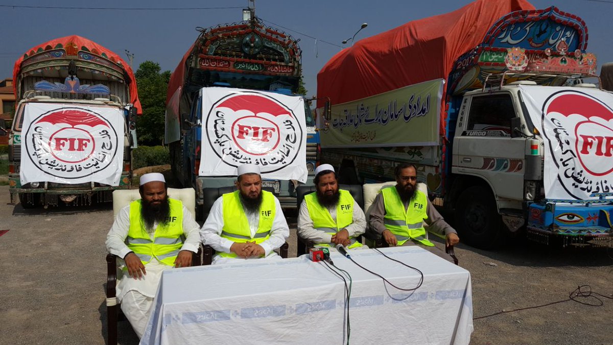 azadi_hind's tweet photo. اسلام آباد: FIF کیطرف سے شمالی علاقہ جات و متاثرین ورکنگ باونڈری کشمیر کیلئے 30 لاکھ روپے مالیت کا امدادی سامان روانہ
#FIFRelief
#Kashmir https://t.co/kC8MaFn4tO
