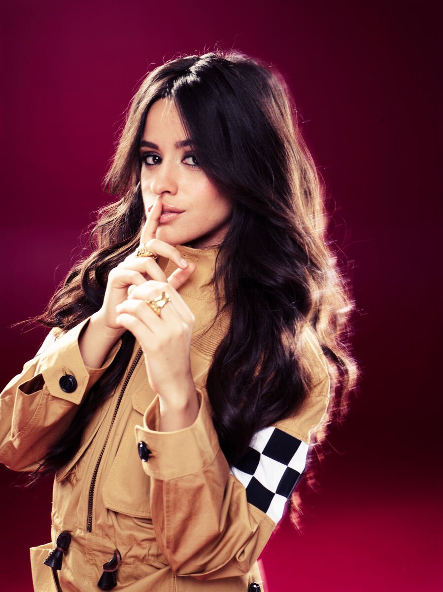 CamilaCabelloBR's tweet photo. Outtakes da Camila para a Latina. (via @CabellosEffect) #MTVHottest Camila Cabello https://t.co/2mTzu7zWjn