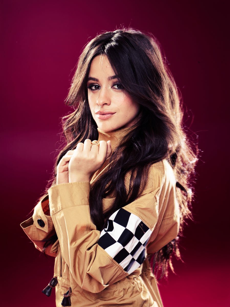 CamilaCabelloBR's tweet photo. Outtakes da Camila para a Latina. (via @CabellosEffect) #MTVHottest Camila Cabello https://t.co/2mTzu7zWjn