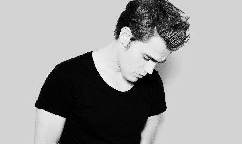 nsstelena's tweet photo. Today is your 35th birthday celebrates favorite Paul Wesley. Is sexy man with bright eyes and a wonderful smile. 
#HappyBirthdayPaulWesley https://t.co/a21tqnPjRp