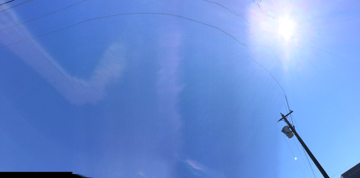 SmokesWeed1971's tweet photo. Not a #Cloud in the sky #Yet @Hippie_of_Love @Bklynbby @_jena4n @tommychong @TokerGal I could use a little help putting up a #420Kloud 2 🎚📷📸 https://t.co/5BmDyAQ9cl