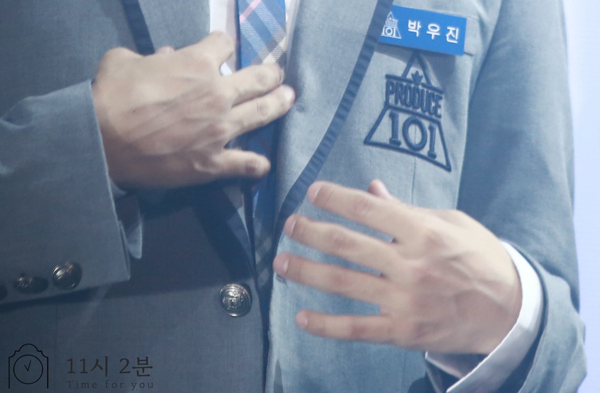 Mamazaizheli's tweet photo. เนี่ย โคตรชอบมือคุณอูจิน โคตรกร๊าวใจเลย เส้นเลือดแต่ละเส้นนั้น เหมาะจะกุมมือนุ่มๆของยัยหนูลูกมากมาก #อูซอบ https://t.co/N7dyVY0JqM