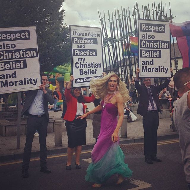 dailyedge's tweet photo. This brilliant, defiant photo from yesterday's Mayo Pride perfectly sums up modern Ireland: https://t.co/iArGPiMDIZ https://t.co/eu57rK3qyr
