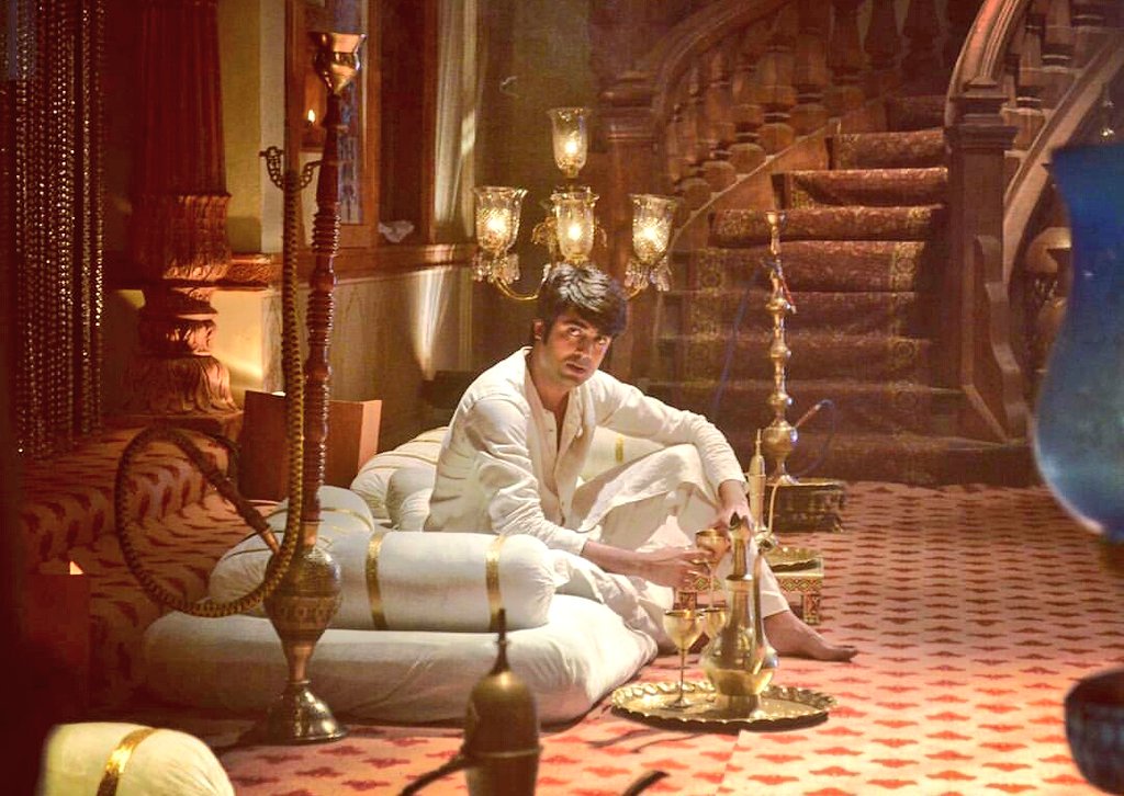 Sheenians's tweet photo. #QuestionOnAkSheen 2
What caption did Akshay give to this picture? #100EpisodesOfPiyaaAlbela #PiyaaAlbela https://t.co/HXhoRgkN70