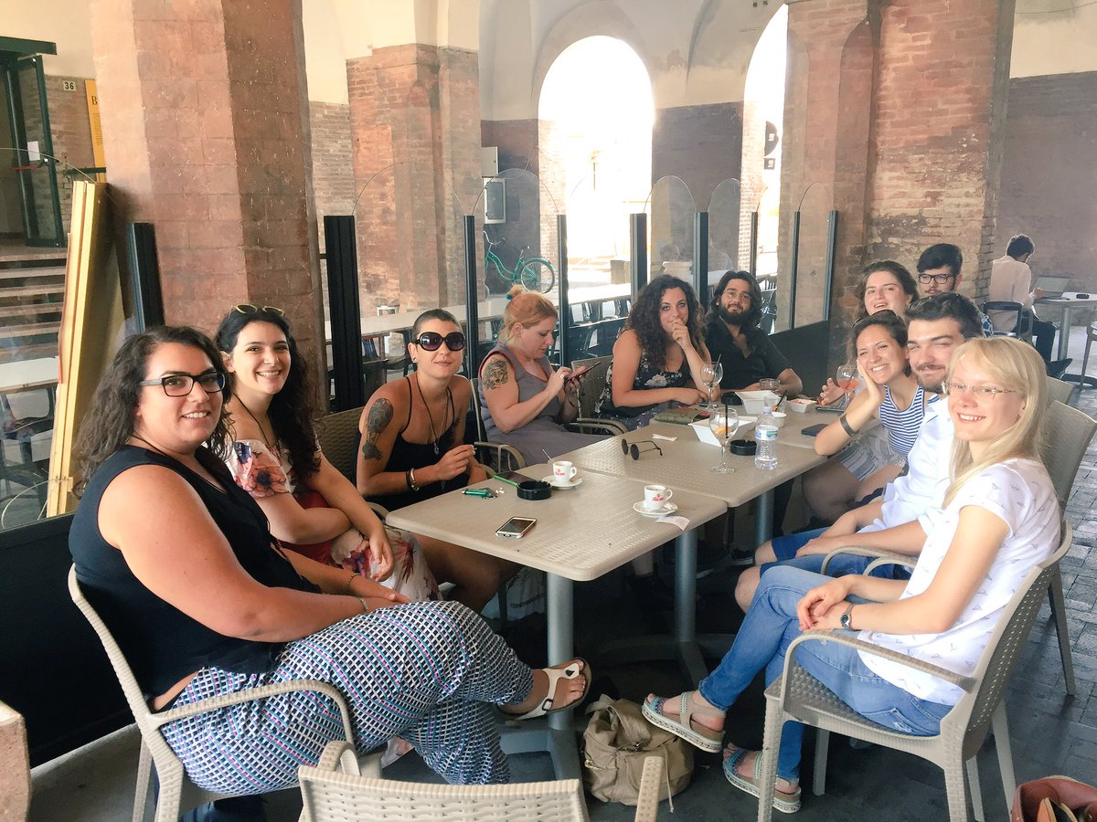 DominioPubblico's tweet photo. #DirectionUnder30 ecco la giuria popolare piena di #dominiopubblico #DPU25 e una #LiciaLanera https://t.co/H5ECENVJXi